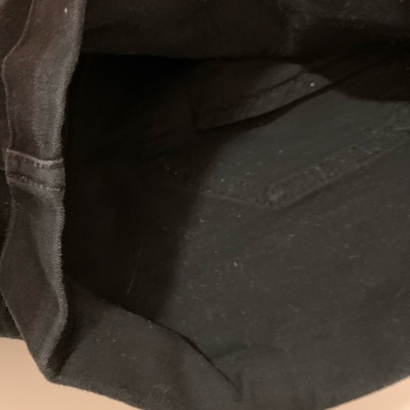 Black Jean Shorts - H&M - Picture 3 of 6